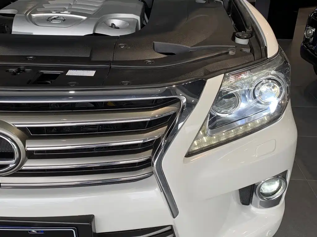 Lexus LX 2014 — фото 23