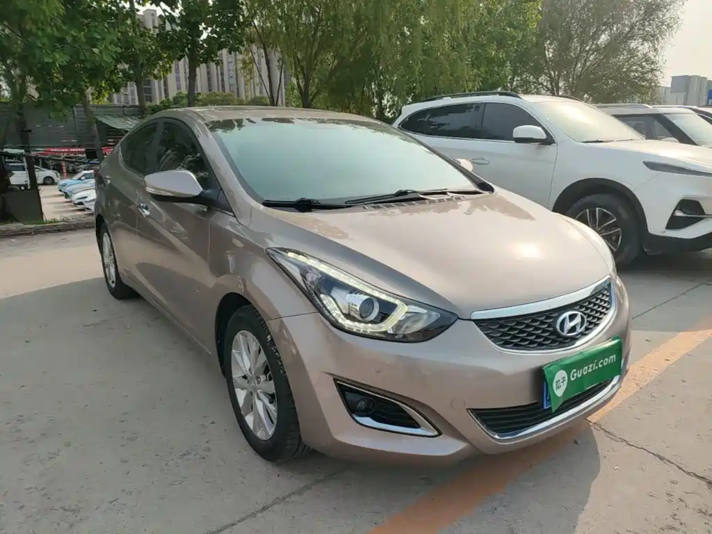 Hyundai Elantra 2017 — фото 22