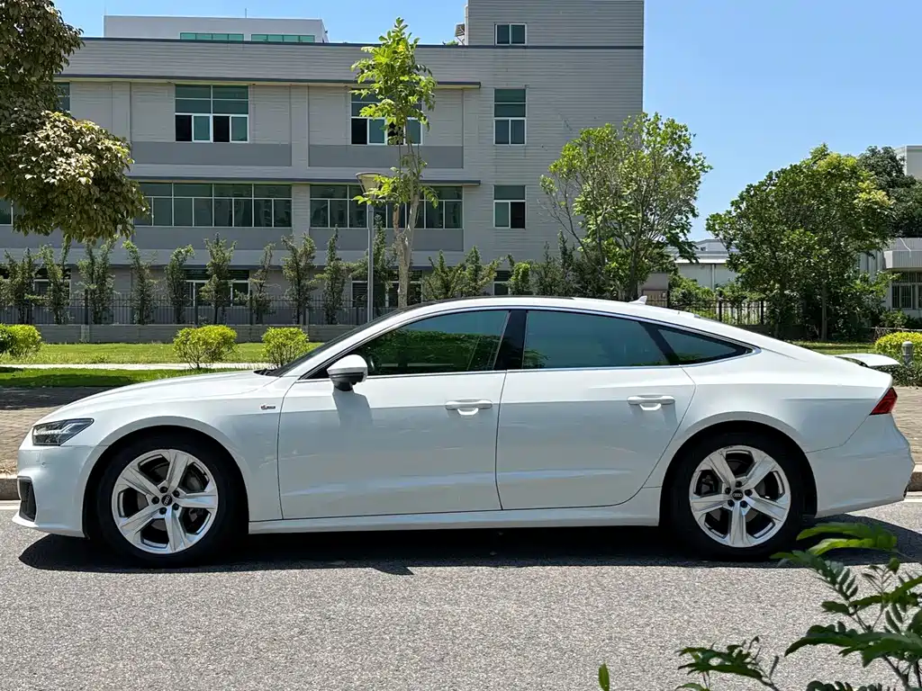 Audi A7 2021 — фото 16