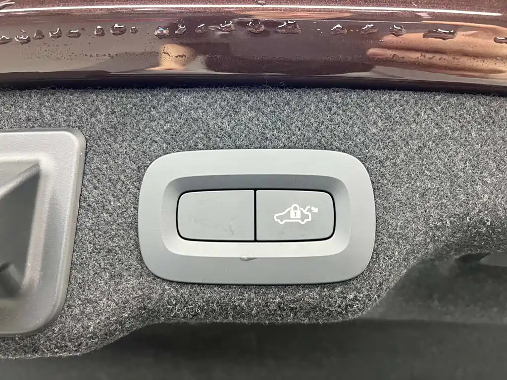 Volvo S90 Plug-In Hybrid 2020 — фото 26