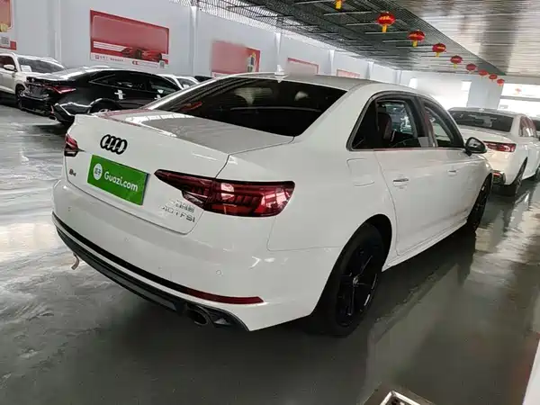 Audi A4L 2018