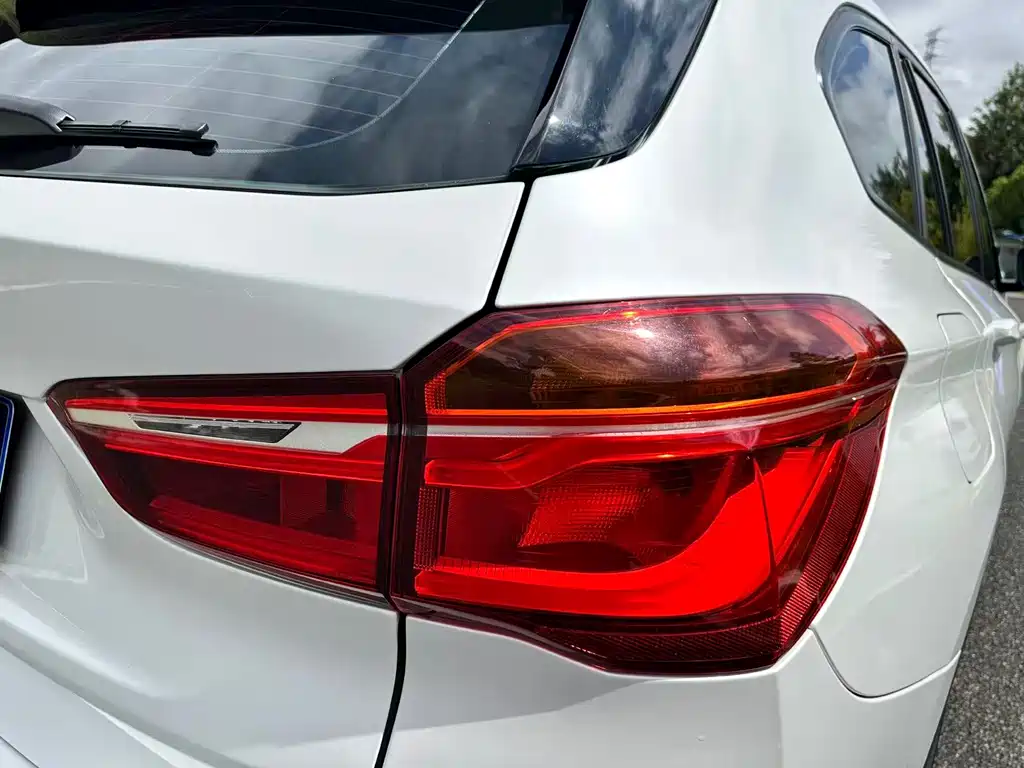 BMW X1 2017 — фото 12