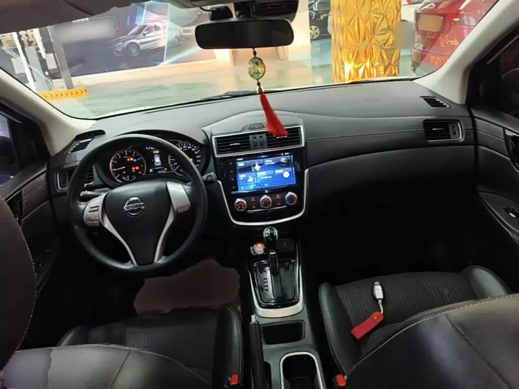 Nissan Tiida 2019 — фото 10