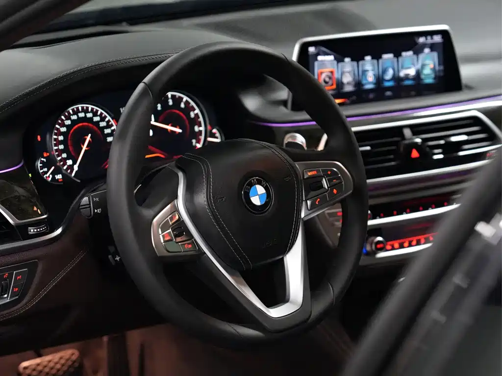 BMW 7 Series 2018 — фото 13