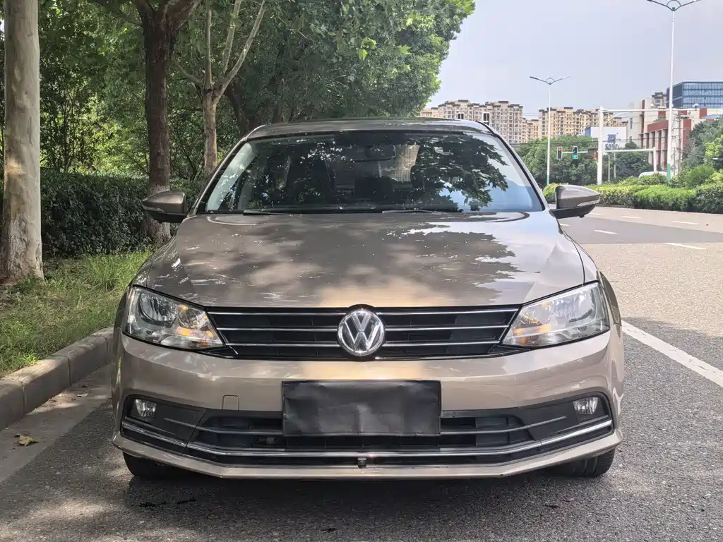 Volkswagen Sagitar 2018