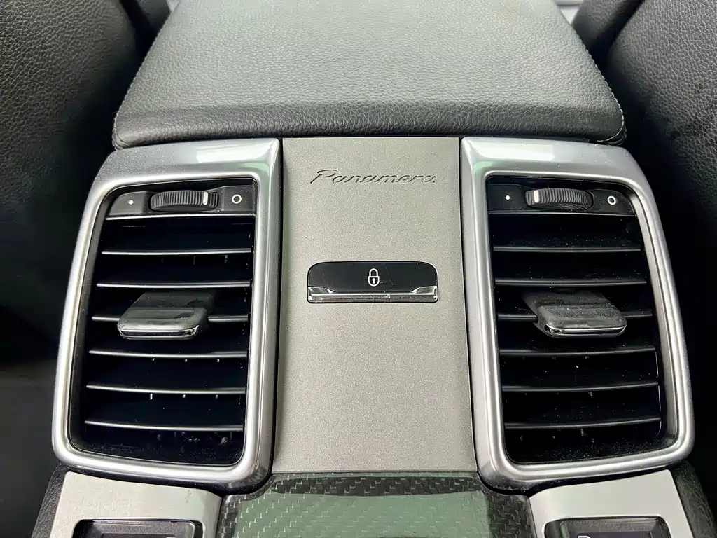 Porsche Panamera 2015 — фото 26