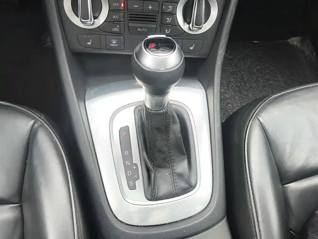 Audi Q3 2015 — фото 13