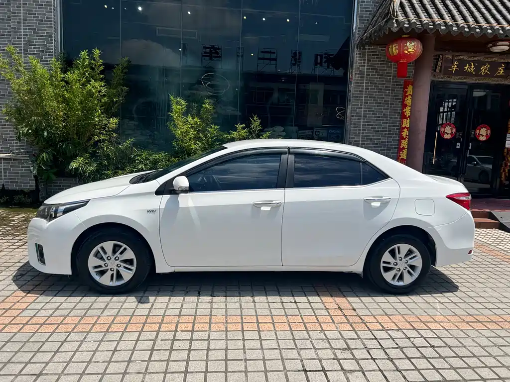 Toyota Corolla 2014 — фото 18