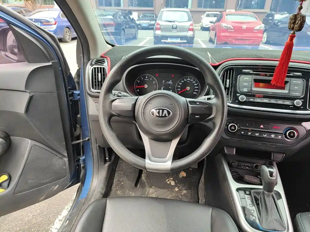 Kia KX3 2016 — фото 11