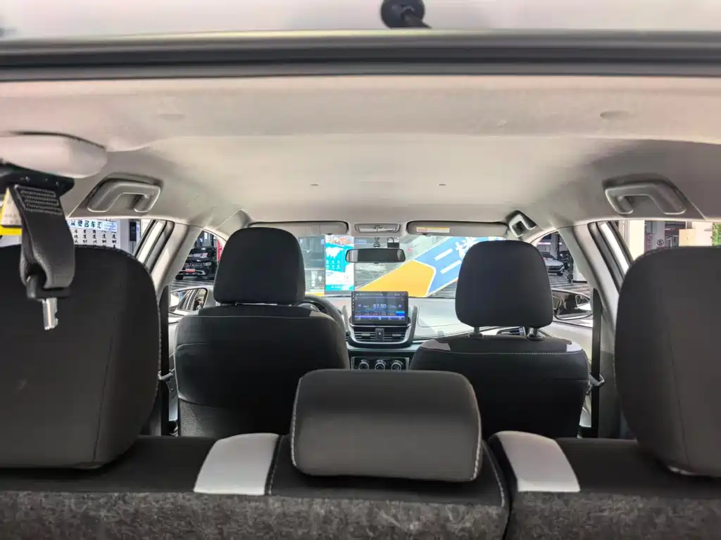 Toyota Yaris L 2021 — фото 14