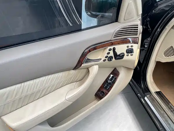 Mercedes-Benz S-Class 2006