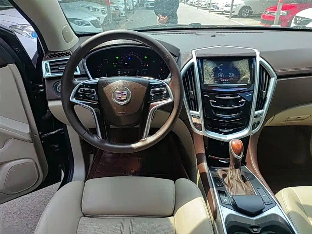 Cadillac SRX 2014 — фото 11