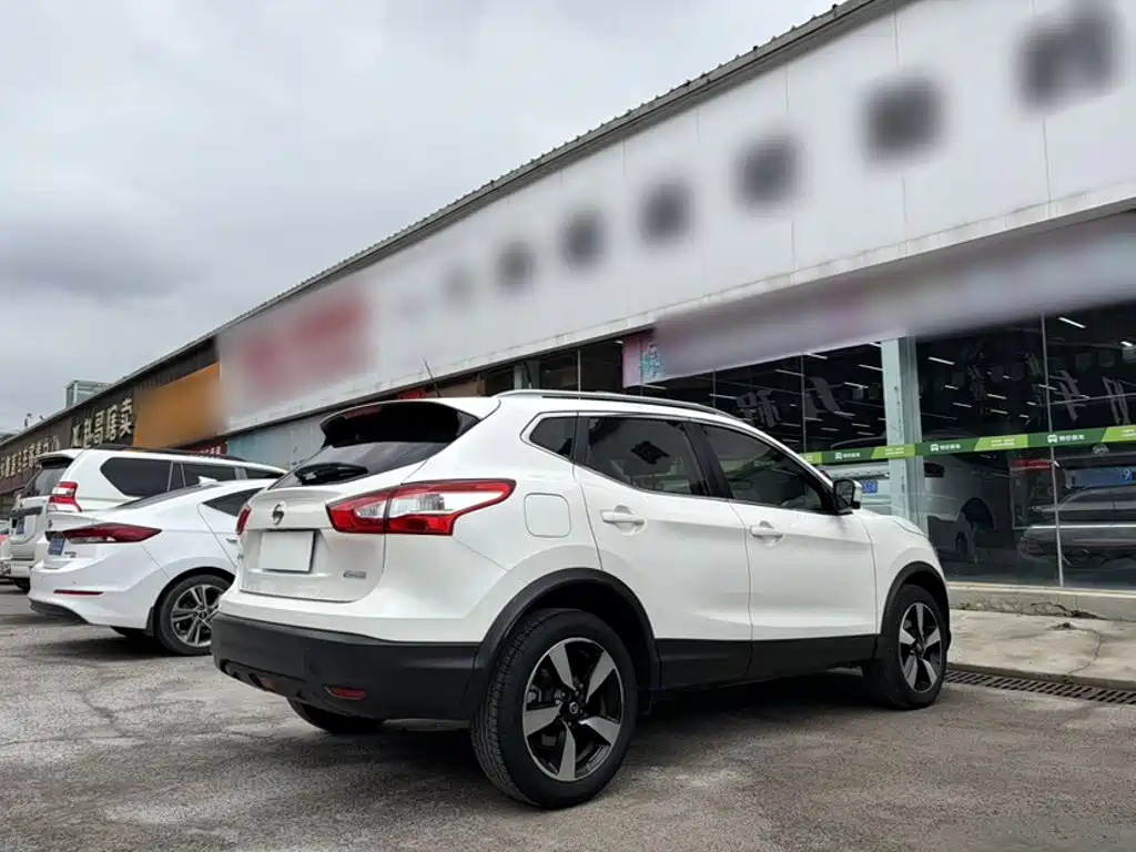 Nissan Qashqai 2017 — фото 13