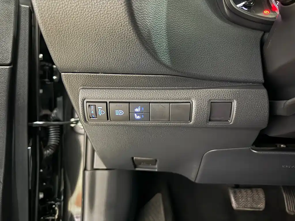 Toyota Corolla 2023 — фото 17