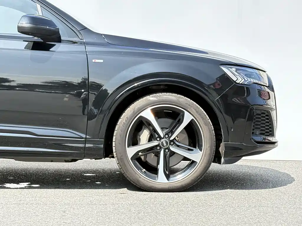 Audi Q7 2022 — фото 23