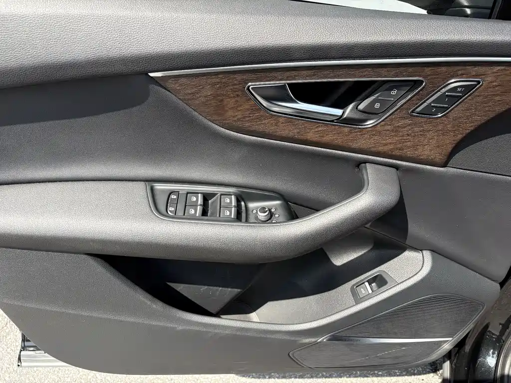 Audi Q7 2022 — фото 16