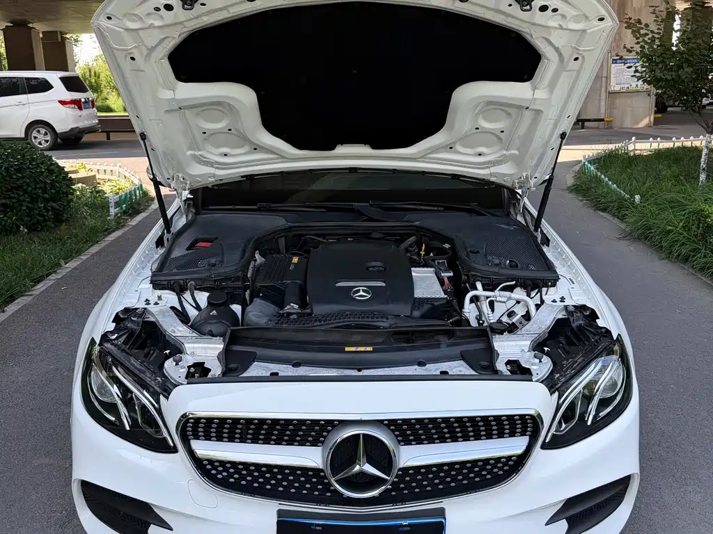 Mercedes-Benz E-Class 2018 — фото 14