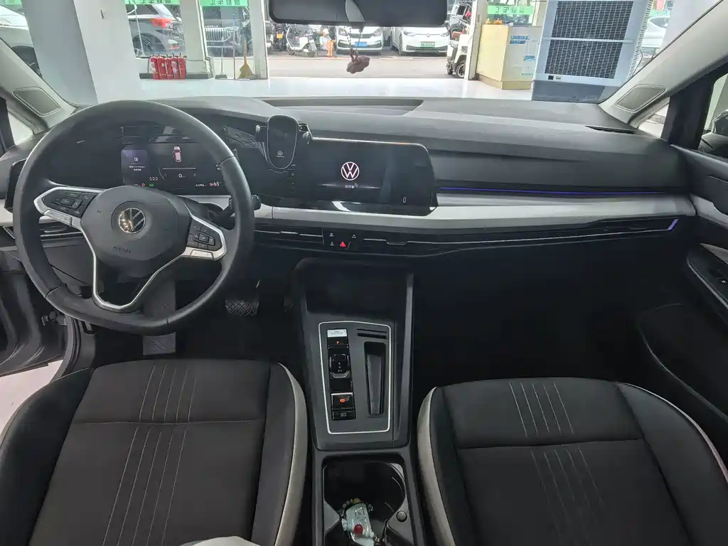Volkswagen Golf 2023