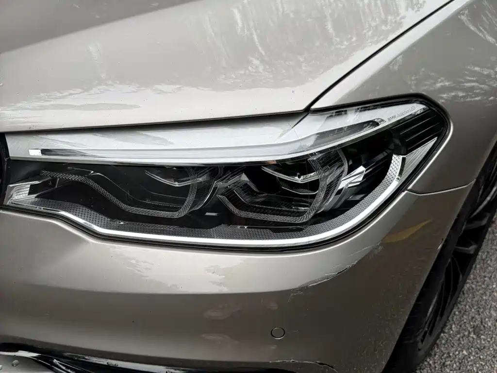BMW 5 Series 2020 — фото 10