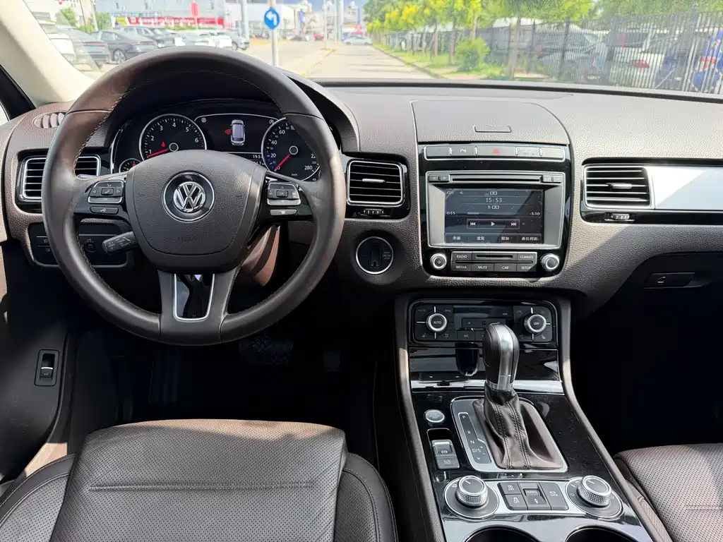 Volkswagen Touareg 2017 — фото 19