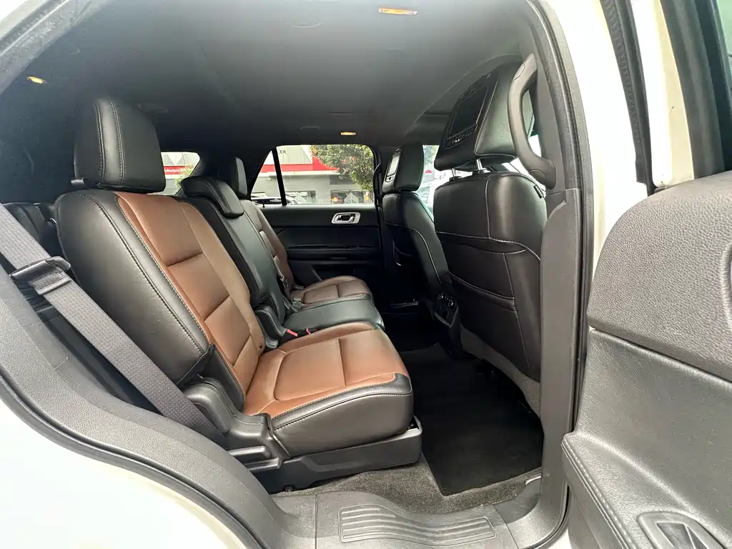 Ford Explorer 2015 — фото 18