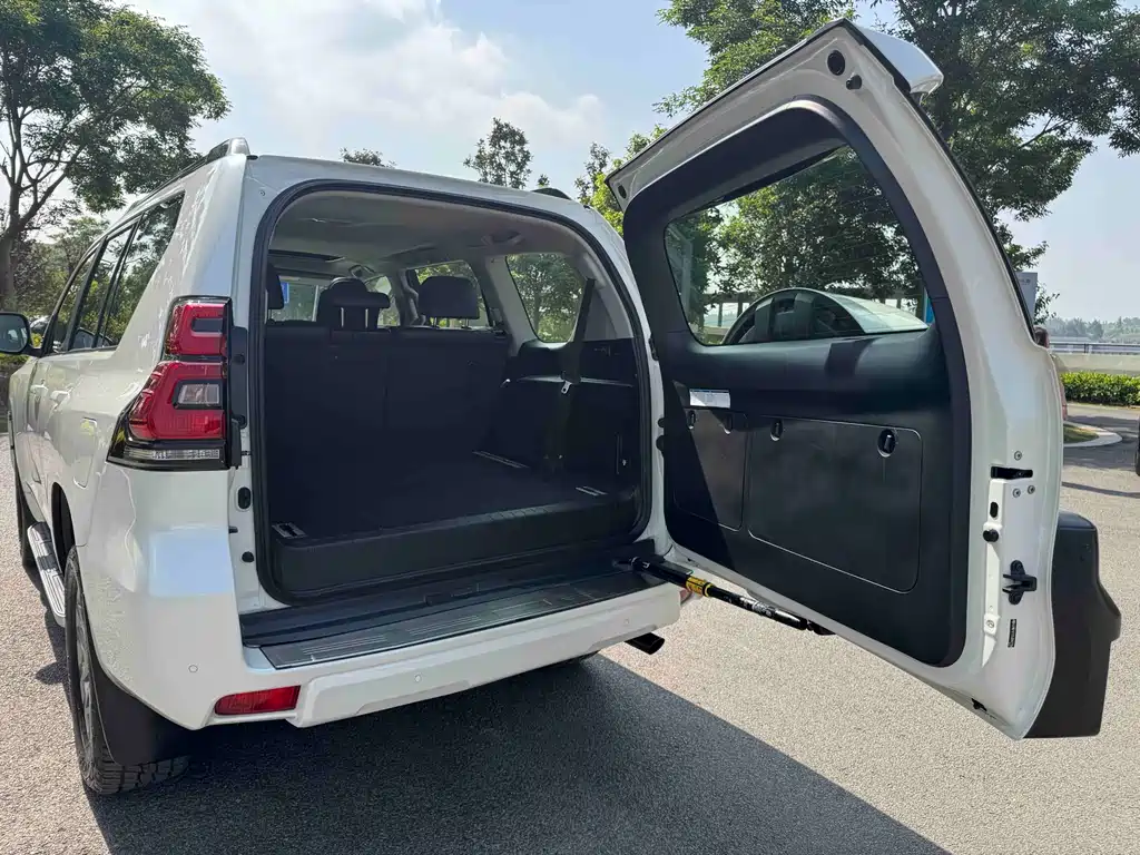 Toyota Prado 2018 — фото 17