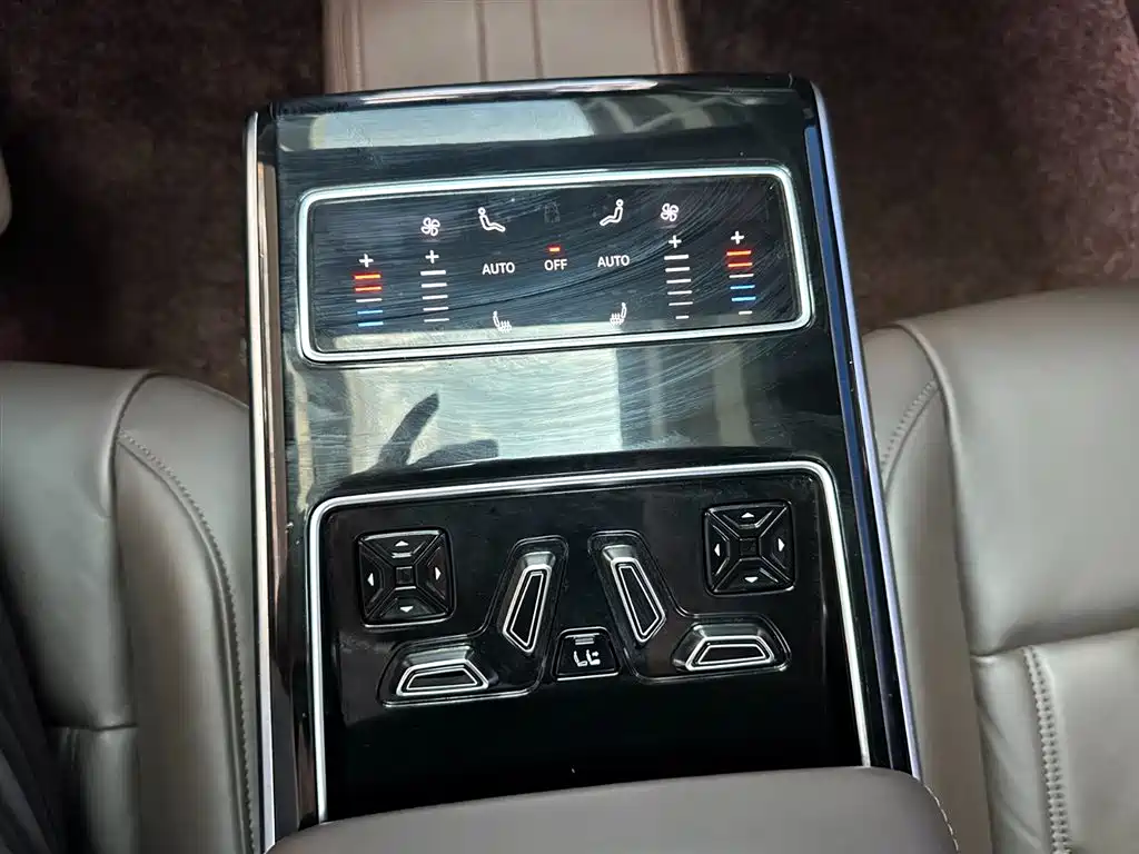 Audi A8 2020 — фото 16