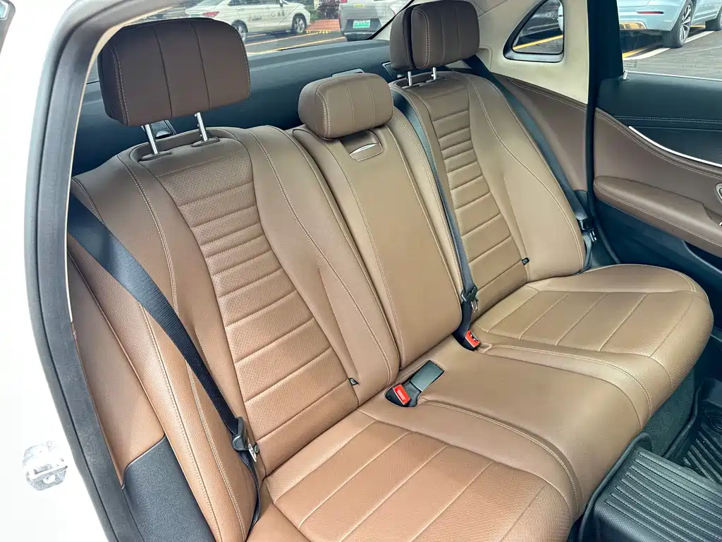 Mercedes-Benz E-Class 2020 — фото 12