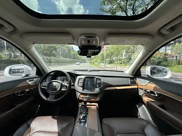 Volvo XC90 2019