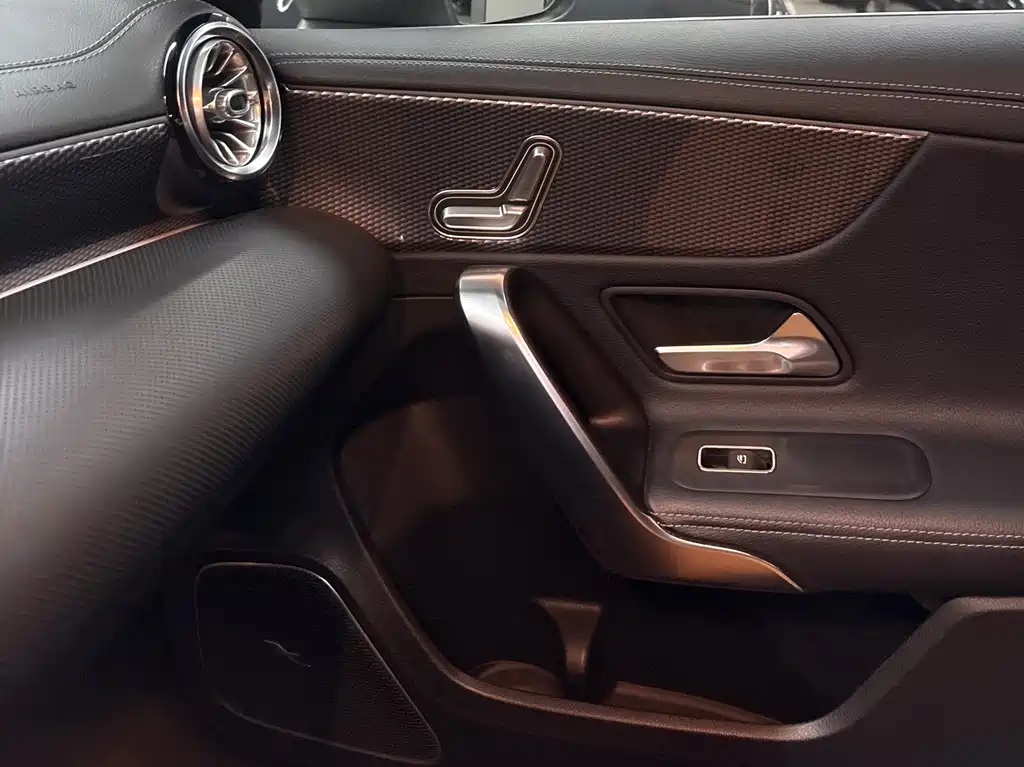 Mercedes-Benz A-Class 2019 — фото 10