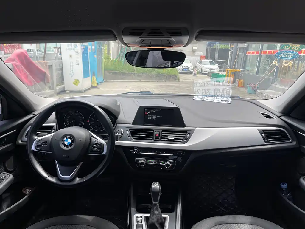 BMW 1 Series 2018 — фото 25