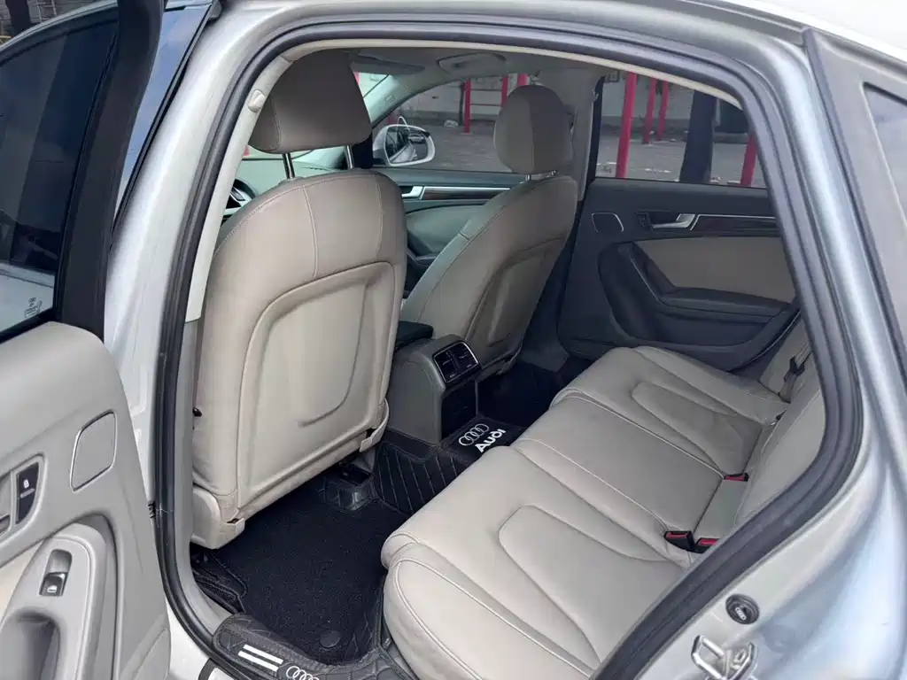 Audi A4L 2011