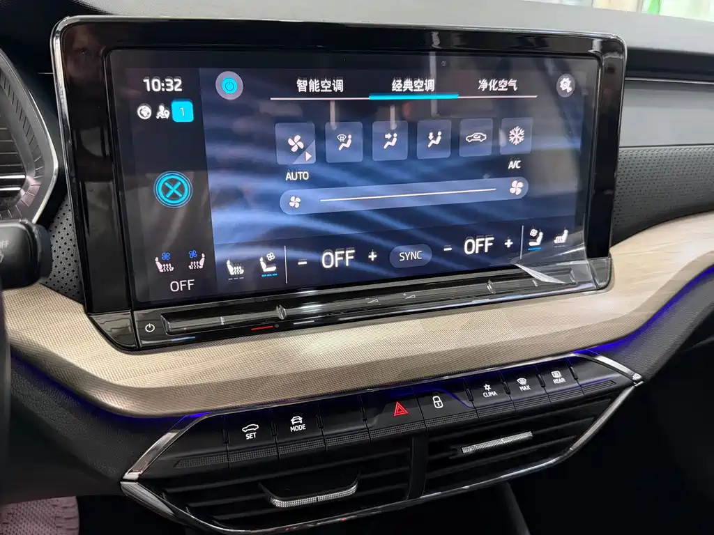 Skoda Octavia 2023 — фото 10