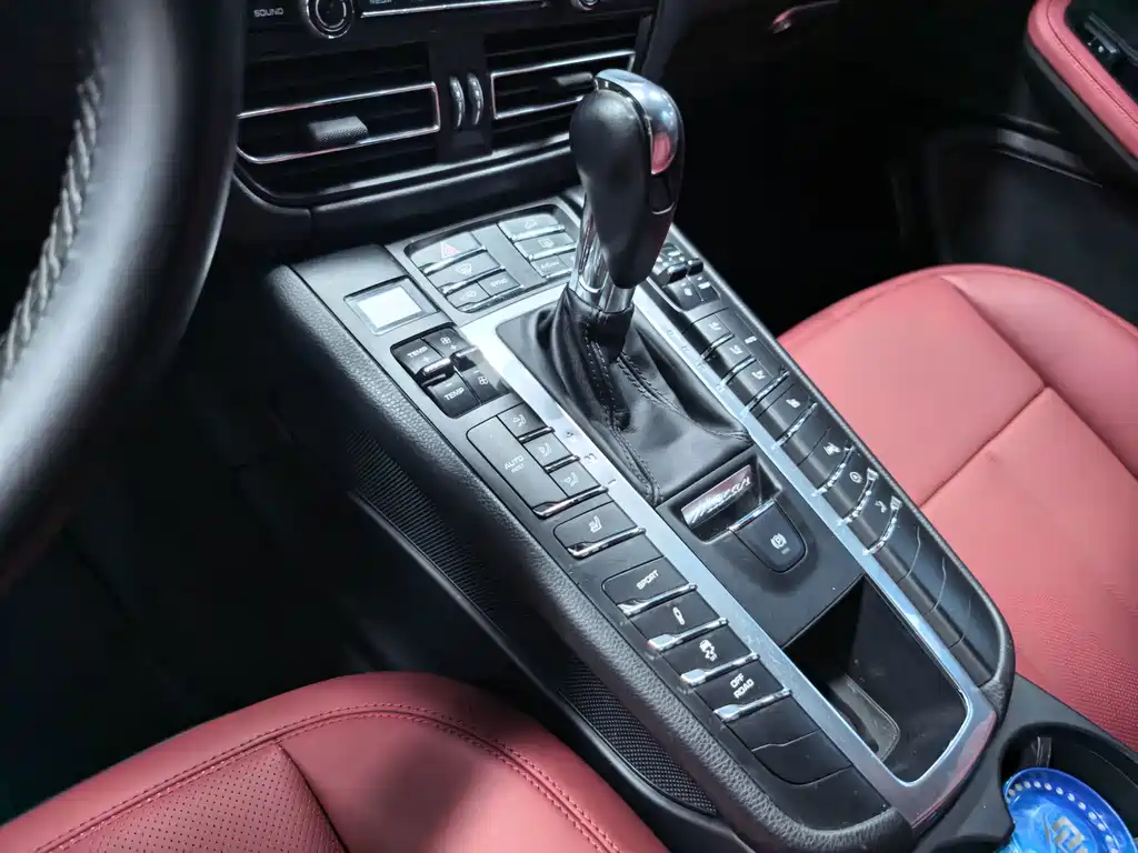 Porsche Macan 2019 — фото 8