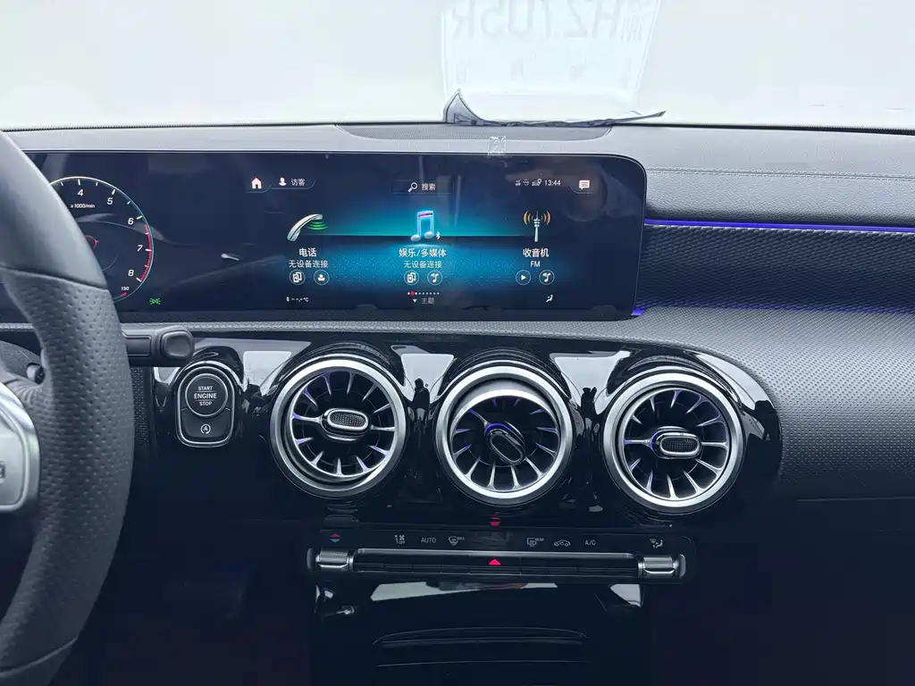 Mercedes-Benz A-Class 2022 — фото 20