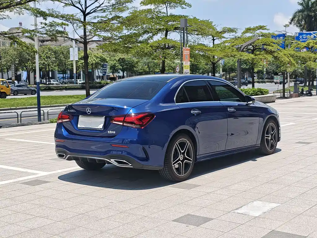 Mercedes-Benz A-Class 2022 — фото 3