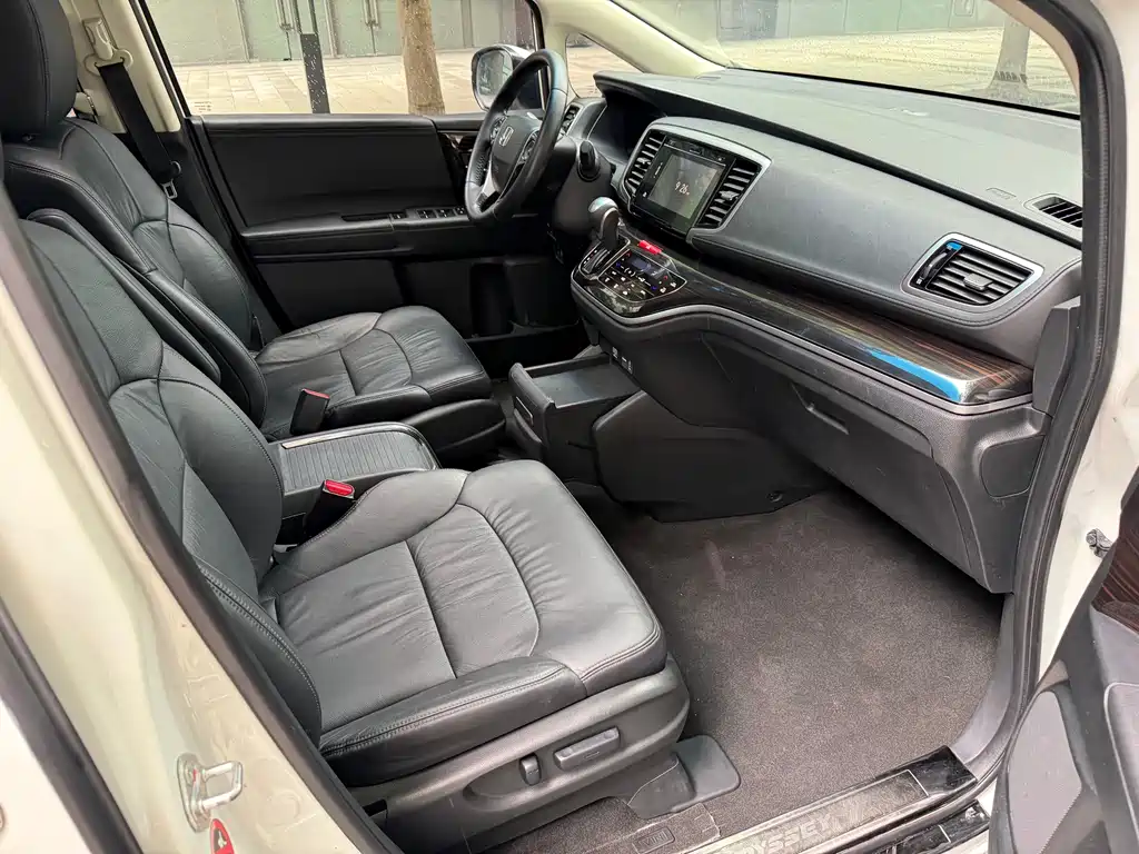 Honda Odyssey 2019 — фото 13