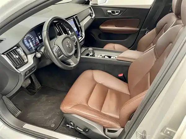 Volvo S60 2022