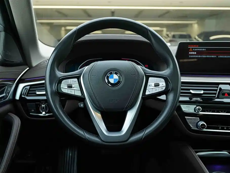 BMW 5 Series 2020 — фото 17