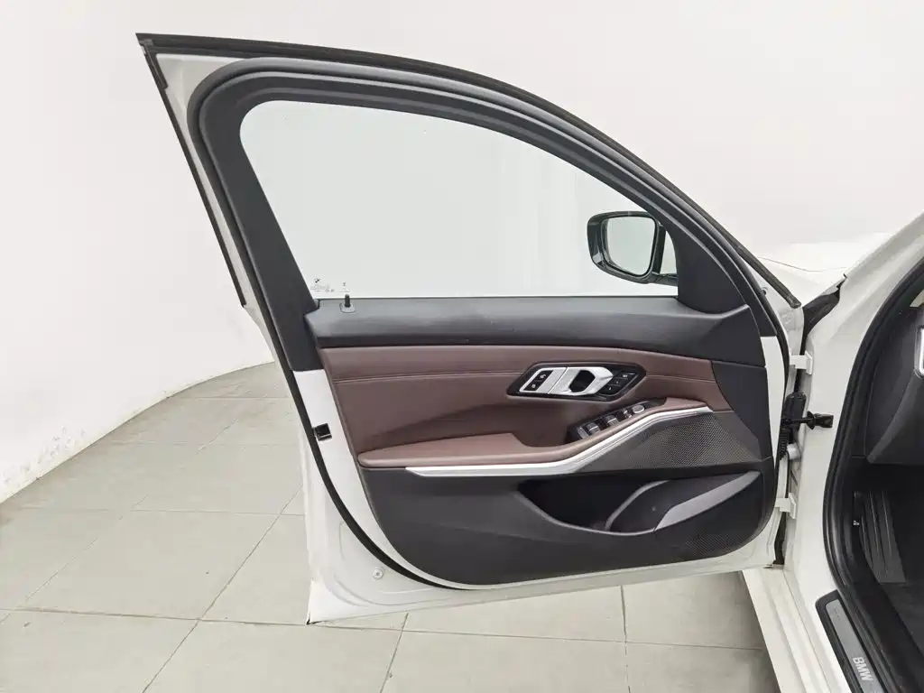 BMW i3 2023 — фото 8