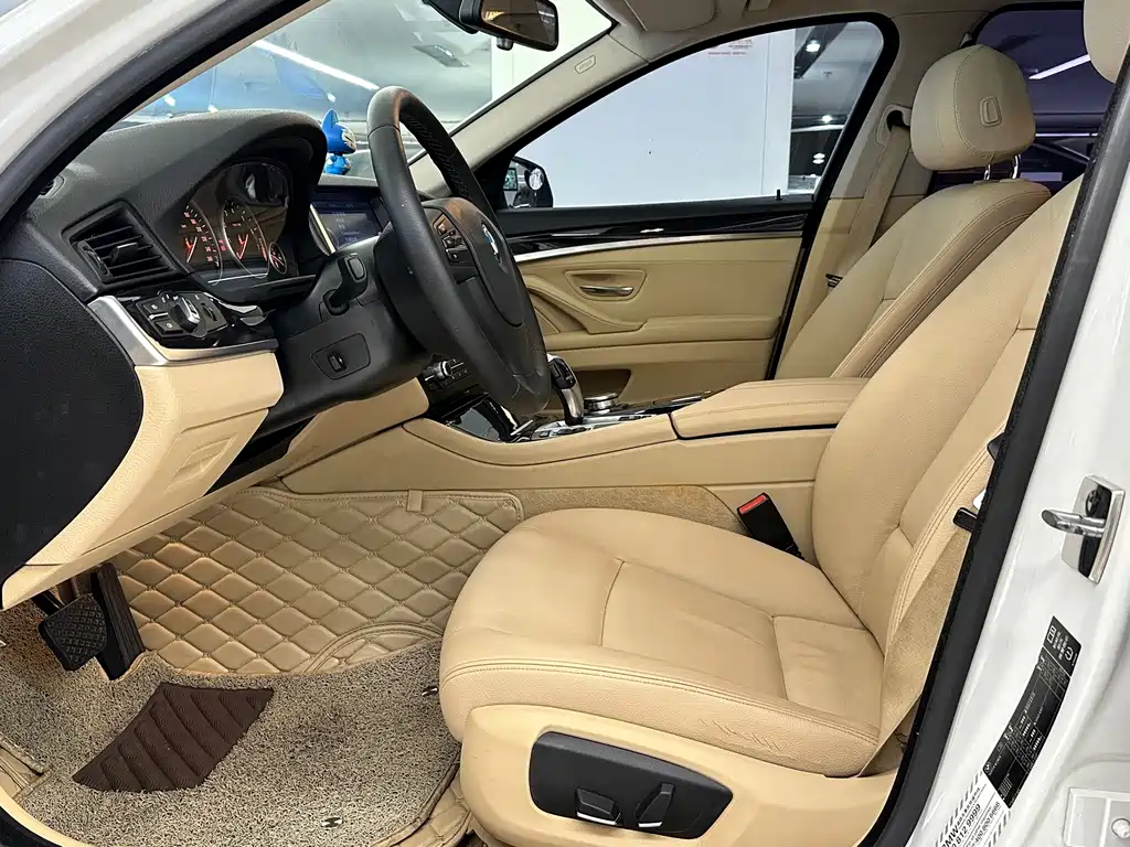 BMW 5 Series 2015 — фото 8