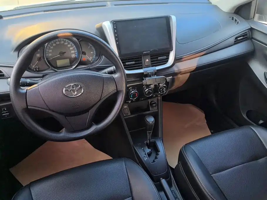 Toyota Yaris L 2019 — фото 11