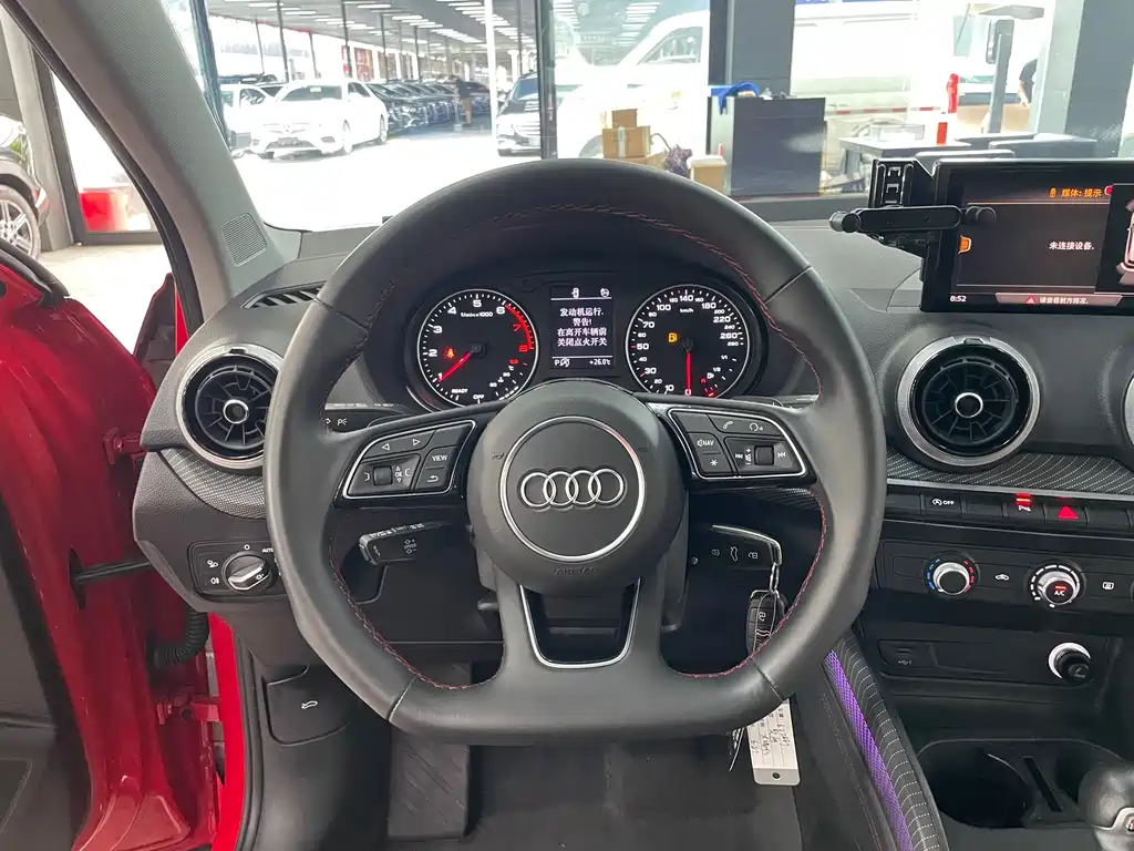 Audi Q2L 2022 — фото 10