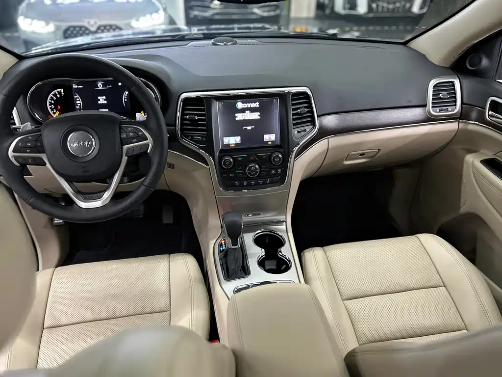 Jeep Grand Cherokee 2018 — фото 17