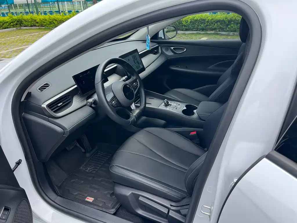 BYD Seal 05 DM-i 2025 — фото 8