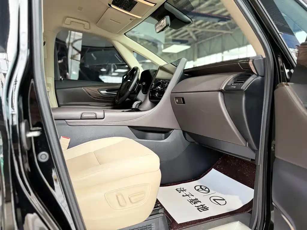 Toyota Vellfire 2024 — фото 18