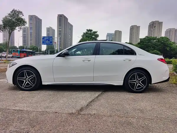 Mercedes-Benz C-Class 2024