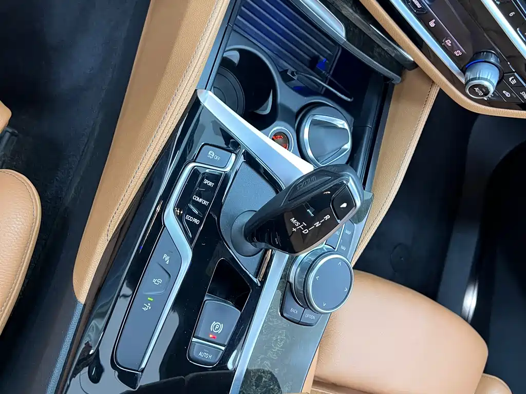 BMW 6 Series GT 2019 — фото 32