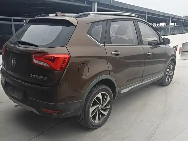 Baojun 560 2015