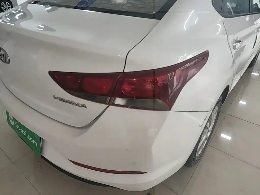 Hyundai Verna 2017 — фото 24